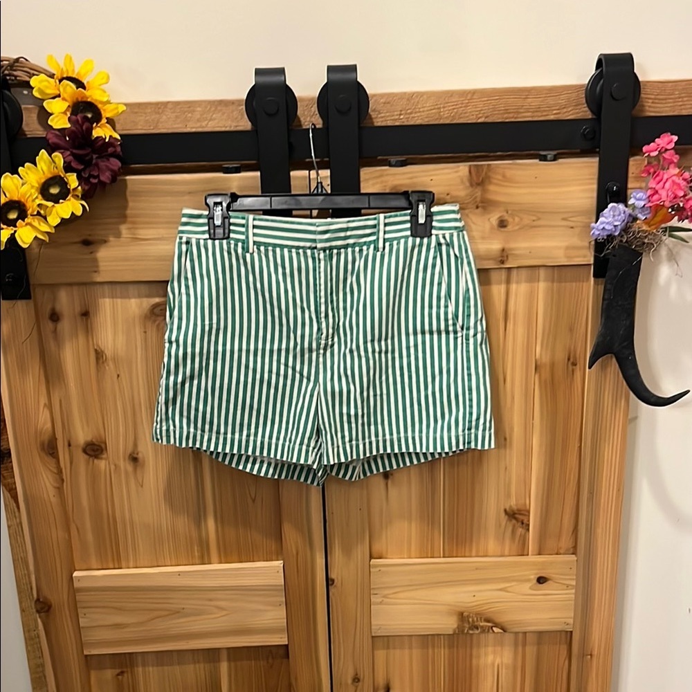 Chic Green Striped Women's Shorts